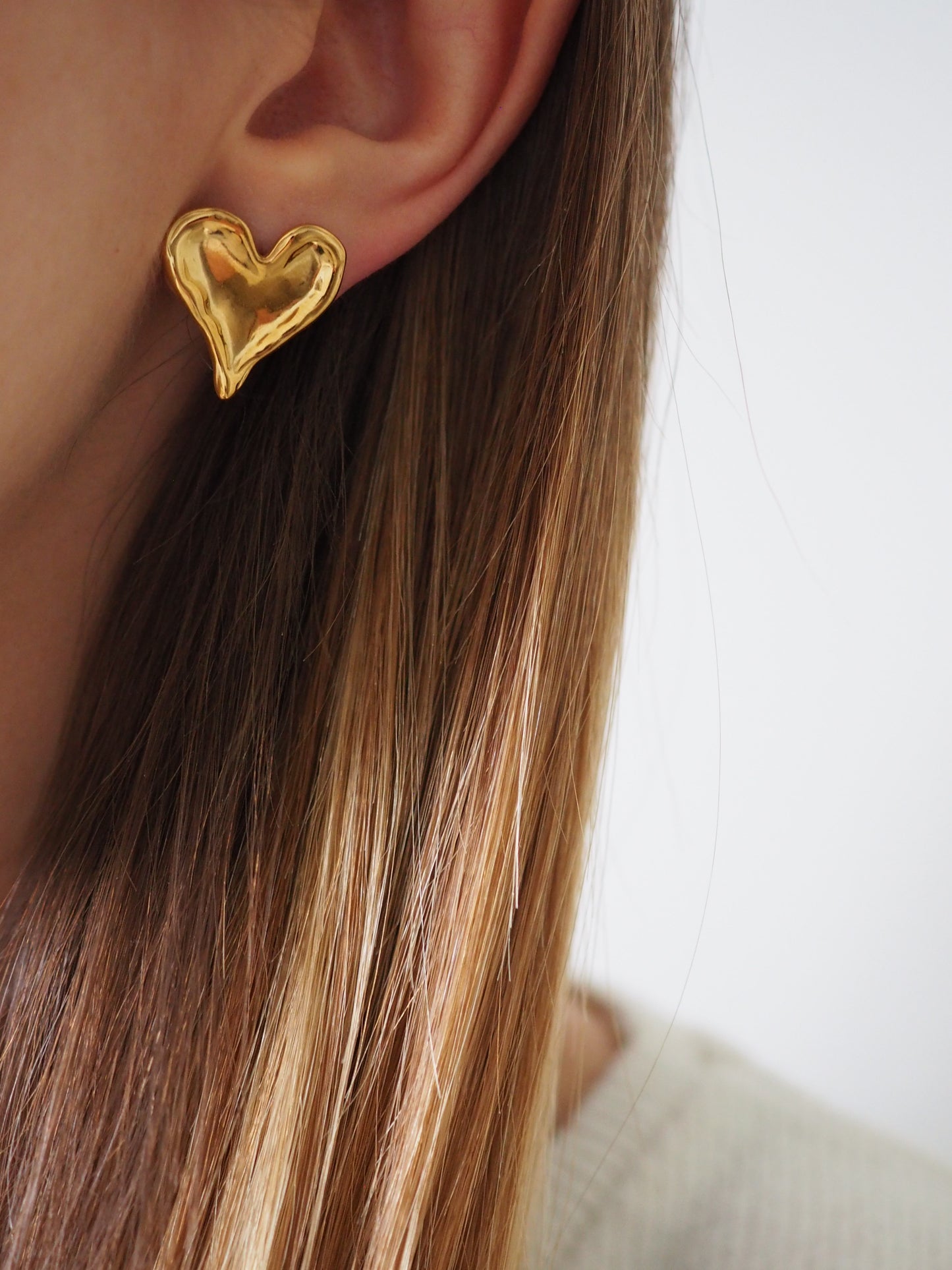 Boucles d'oreilles Lova portées