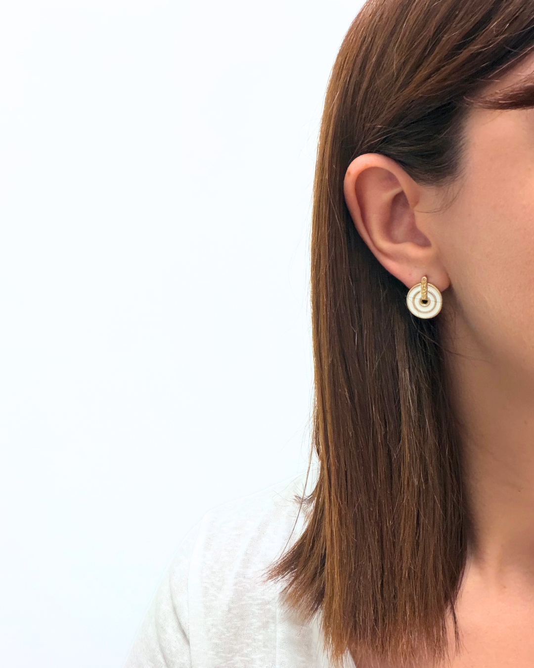 Gaïa - Boucles d'oreilles rondes blanches