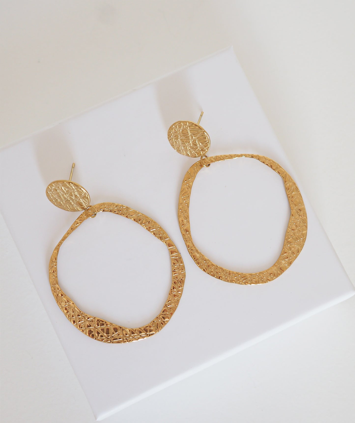 boucles d'oreilles en acier martelée pour femme