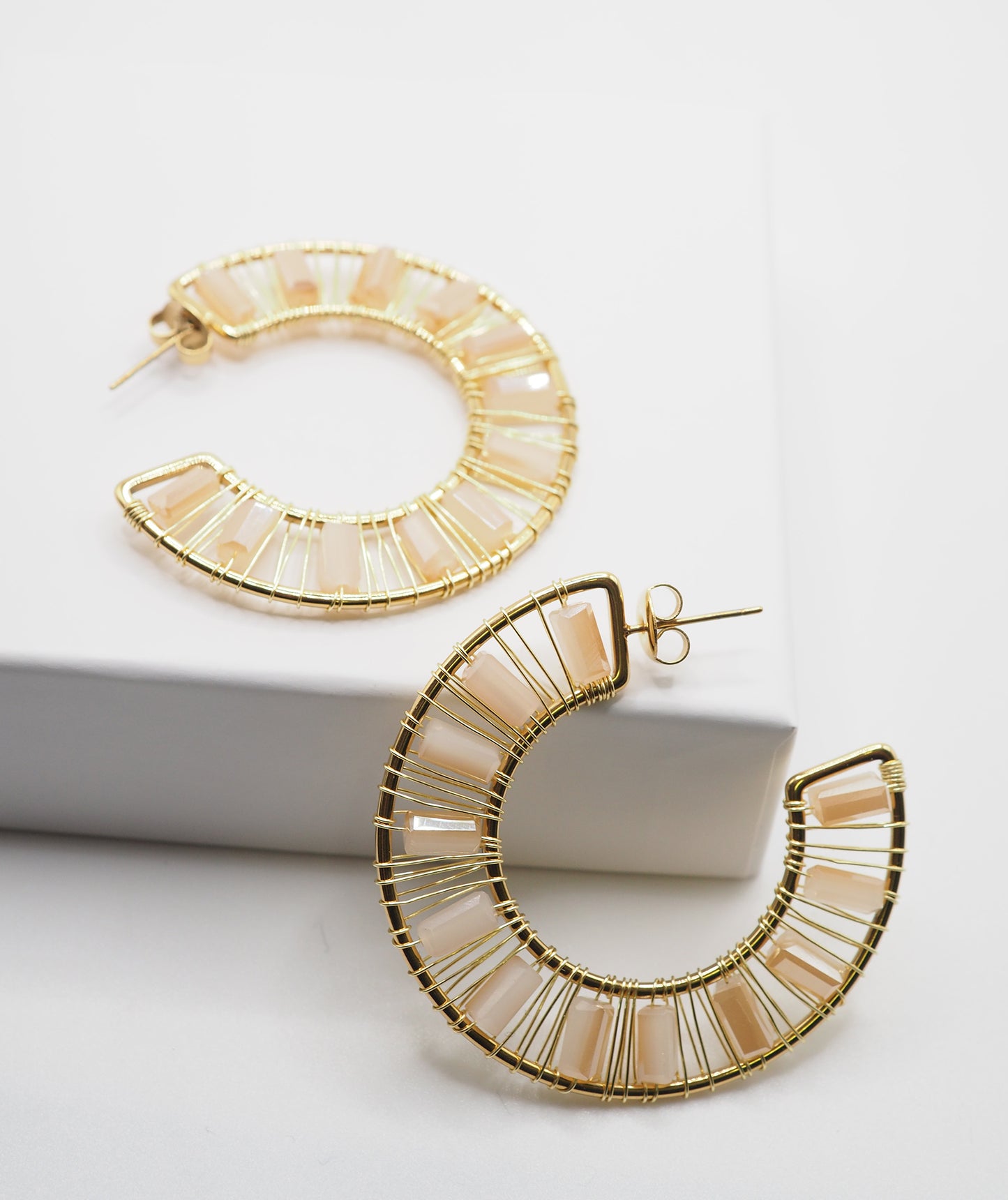 Boucles d'oreilles Léa beiges