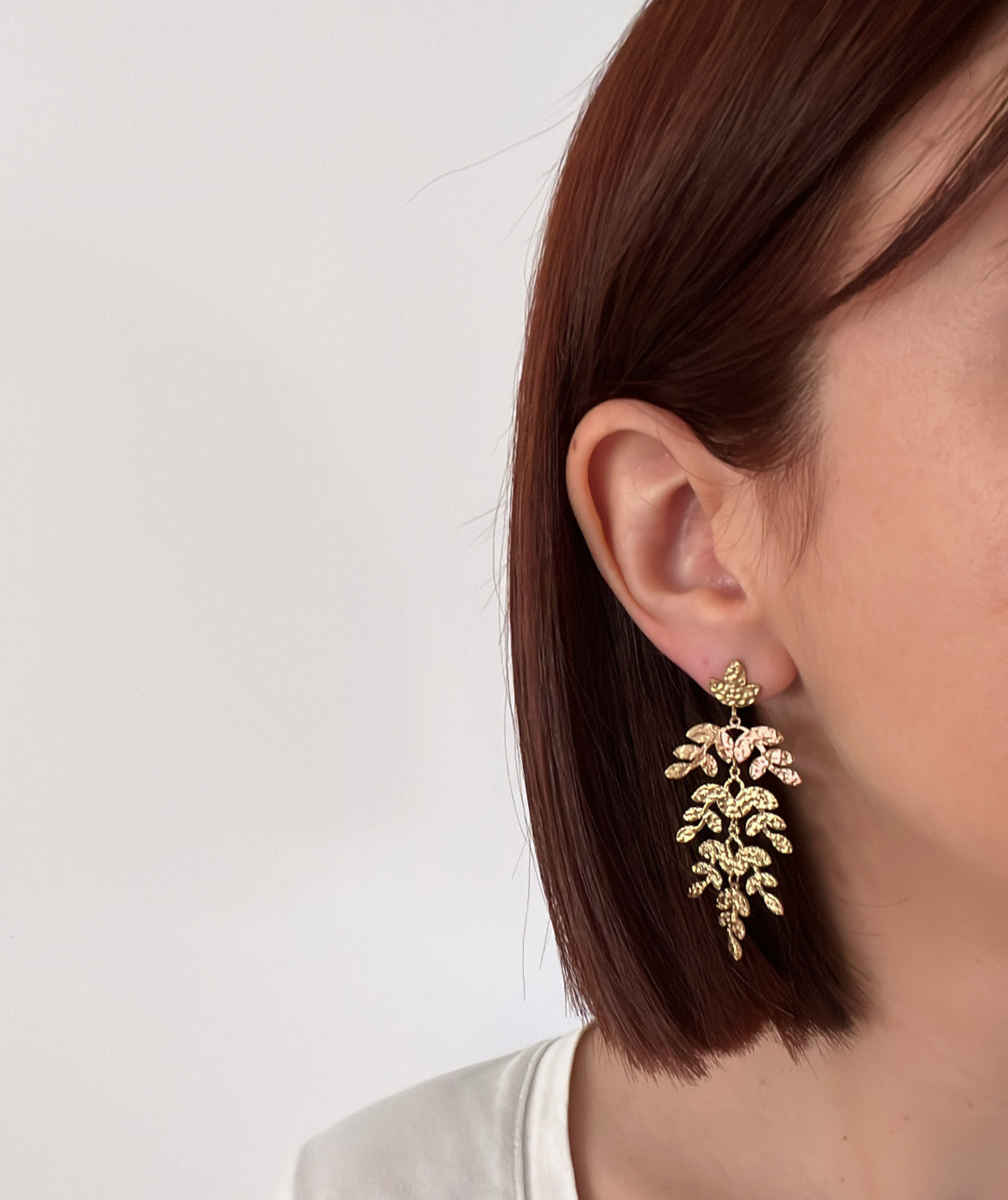 Ulina - Boucles d’oreilles feuillages dorés martelés