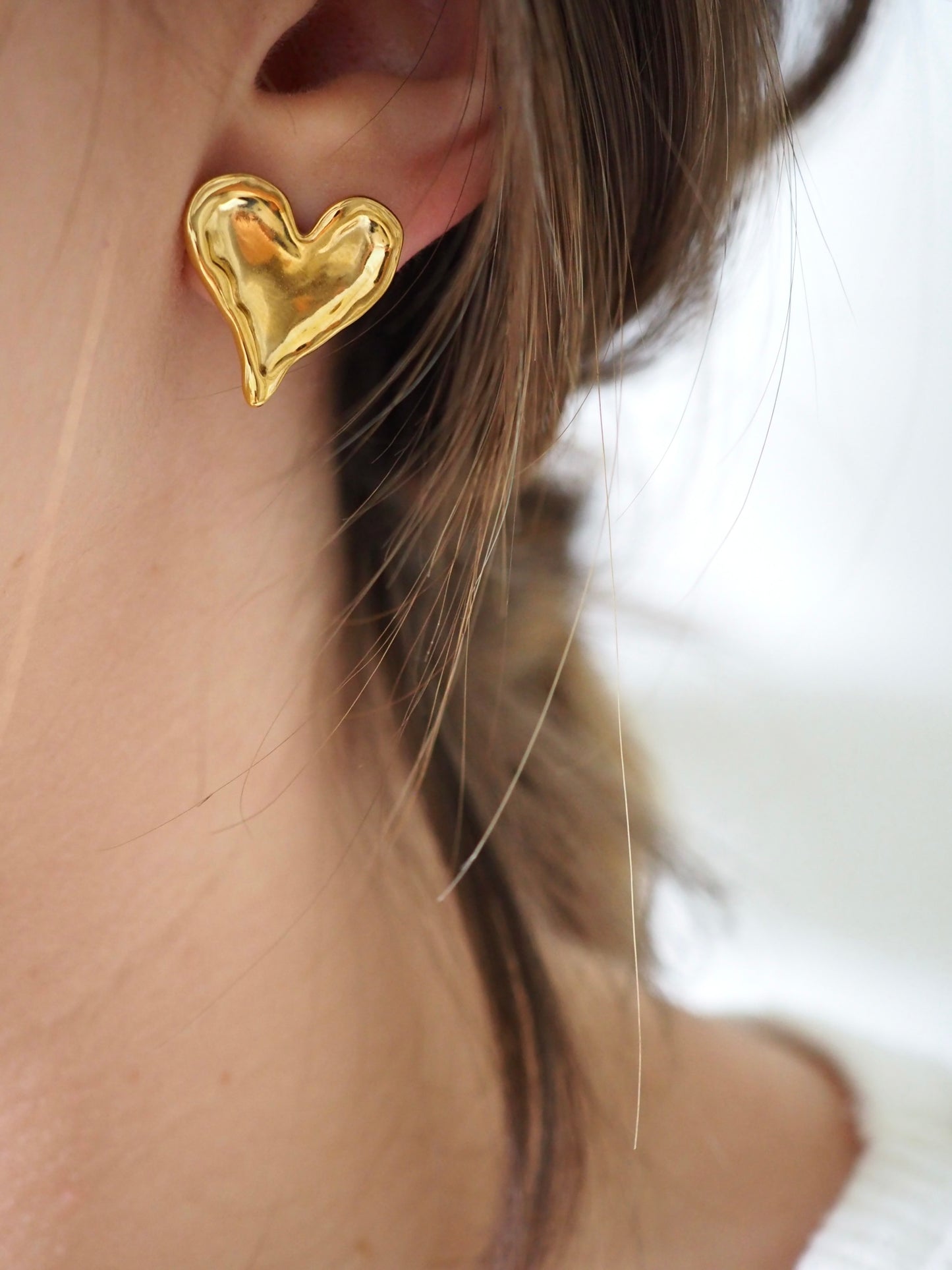 boucles d'oreilles coeur lova portées