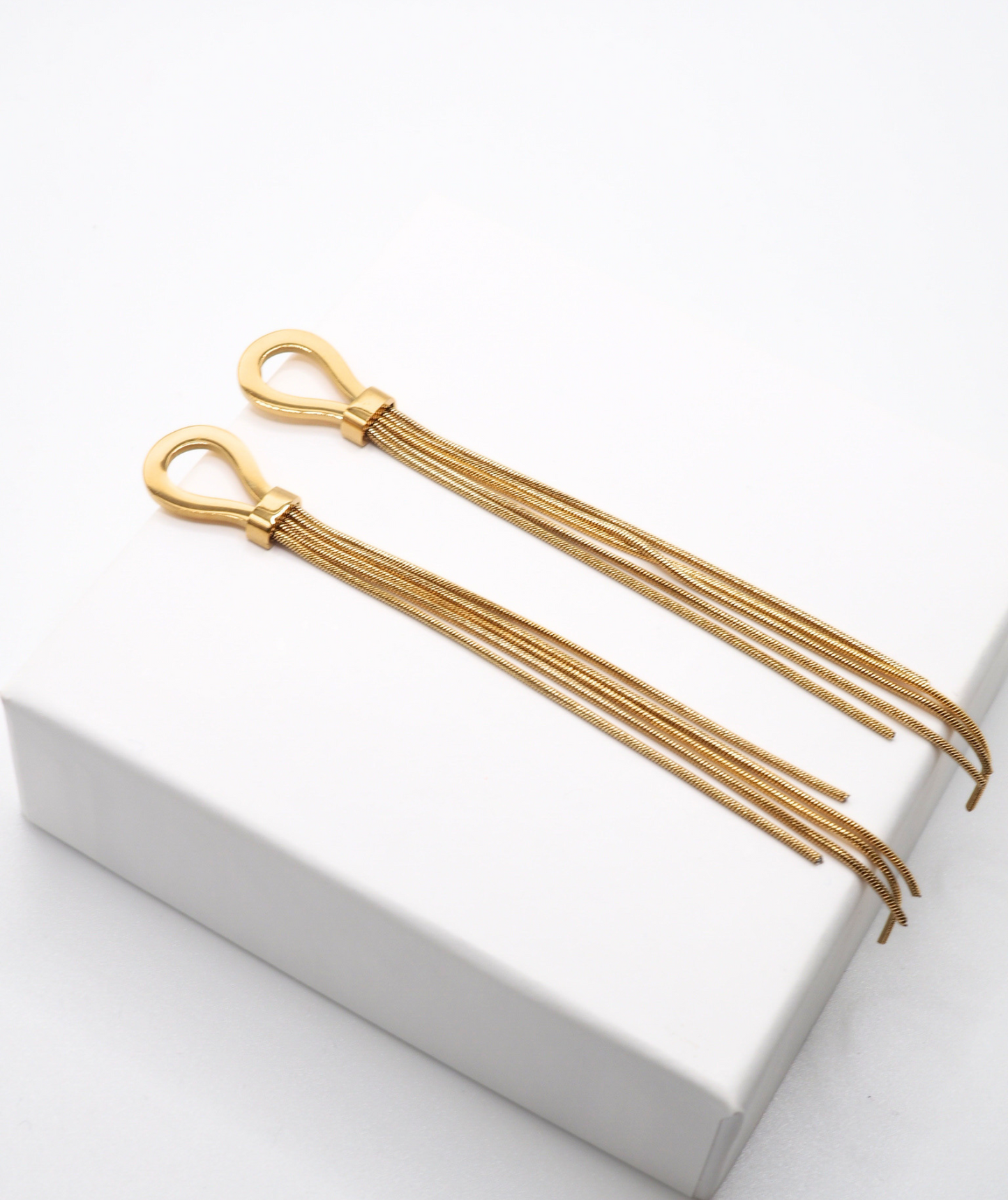 Ophélie - Boucles d'oreilles pendantes fines