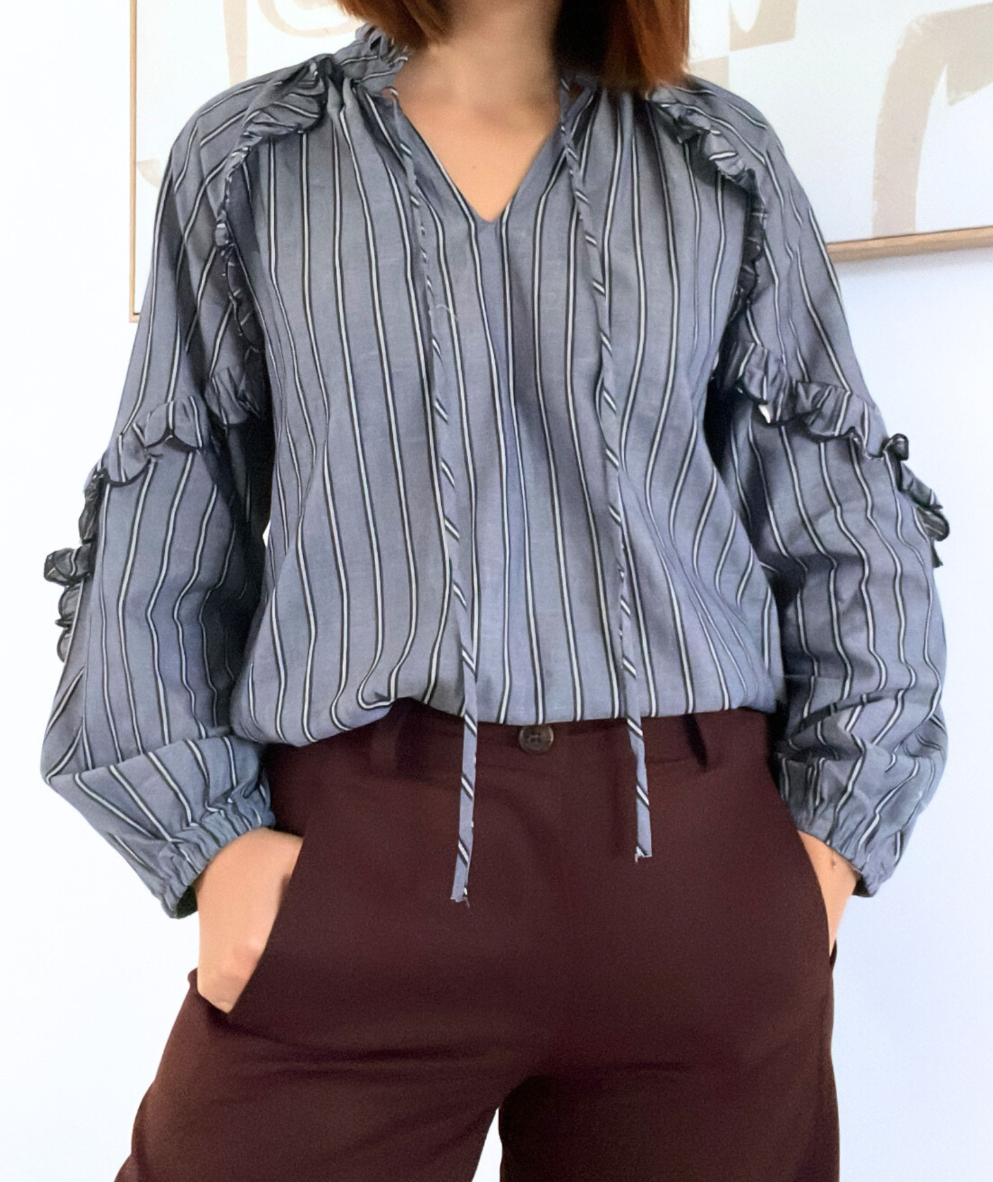 Marjorie - Blouse rayée bleue avec volants