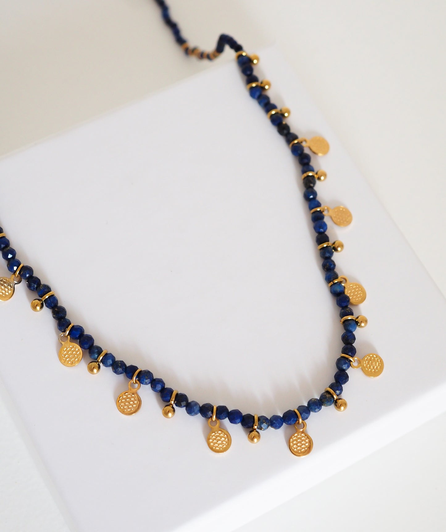 collier fin bleu en lapis lazuli
