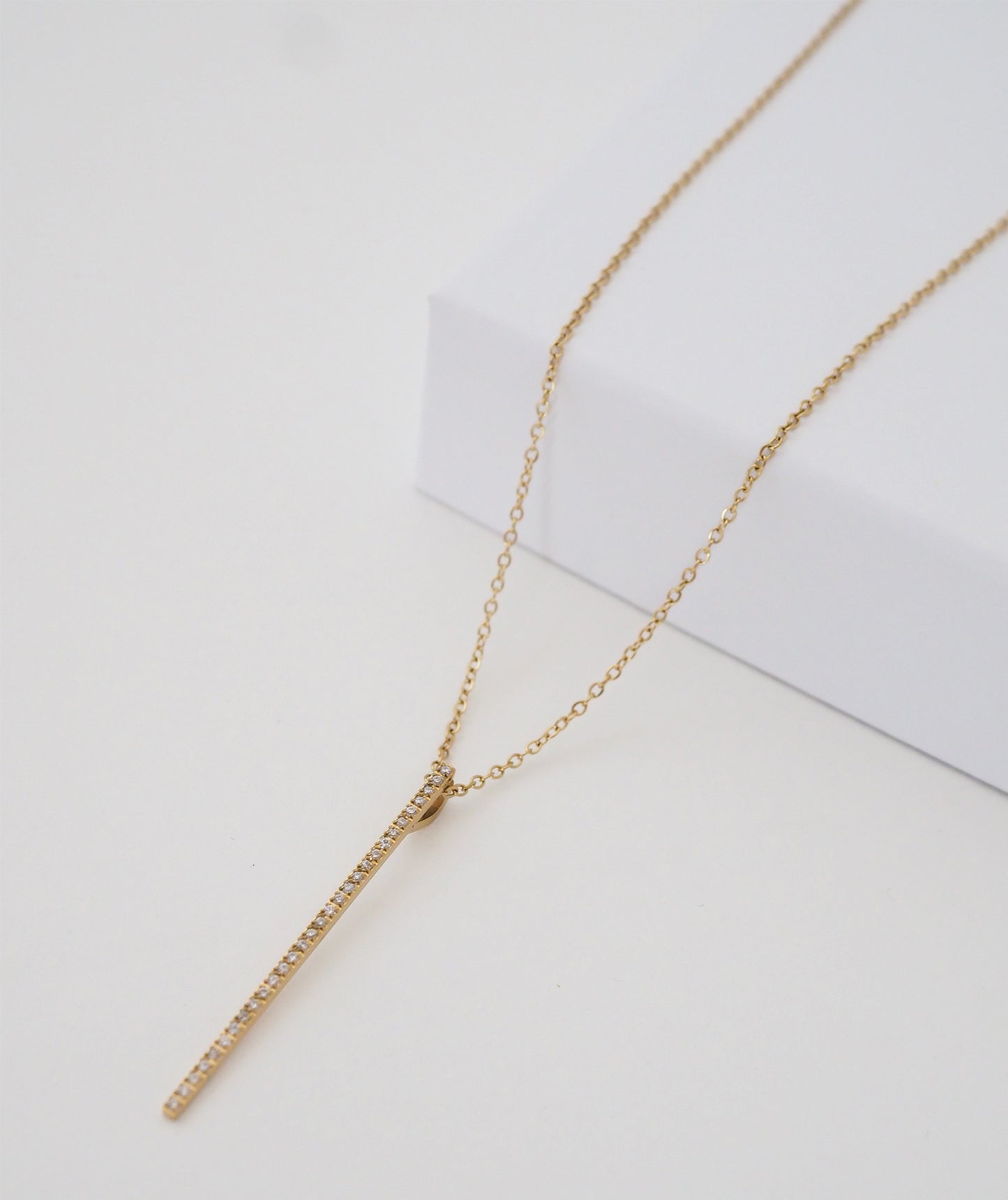collier y fin doré en acier inoxydable