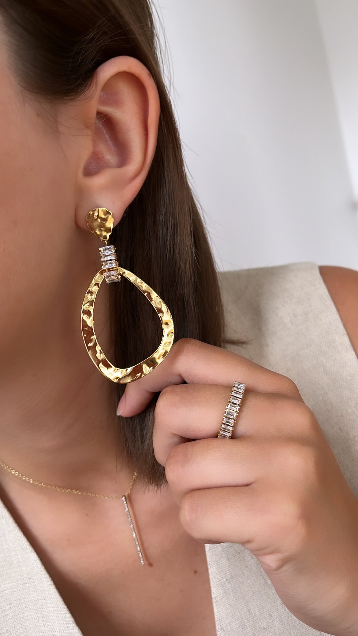 collier fin à strass blancs en acier inoxydable doré