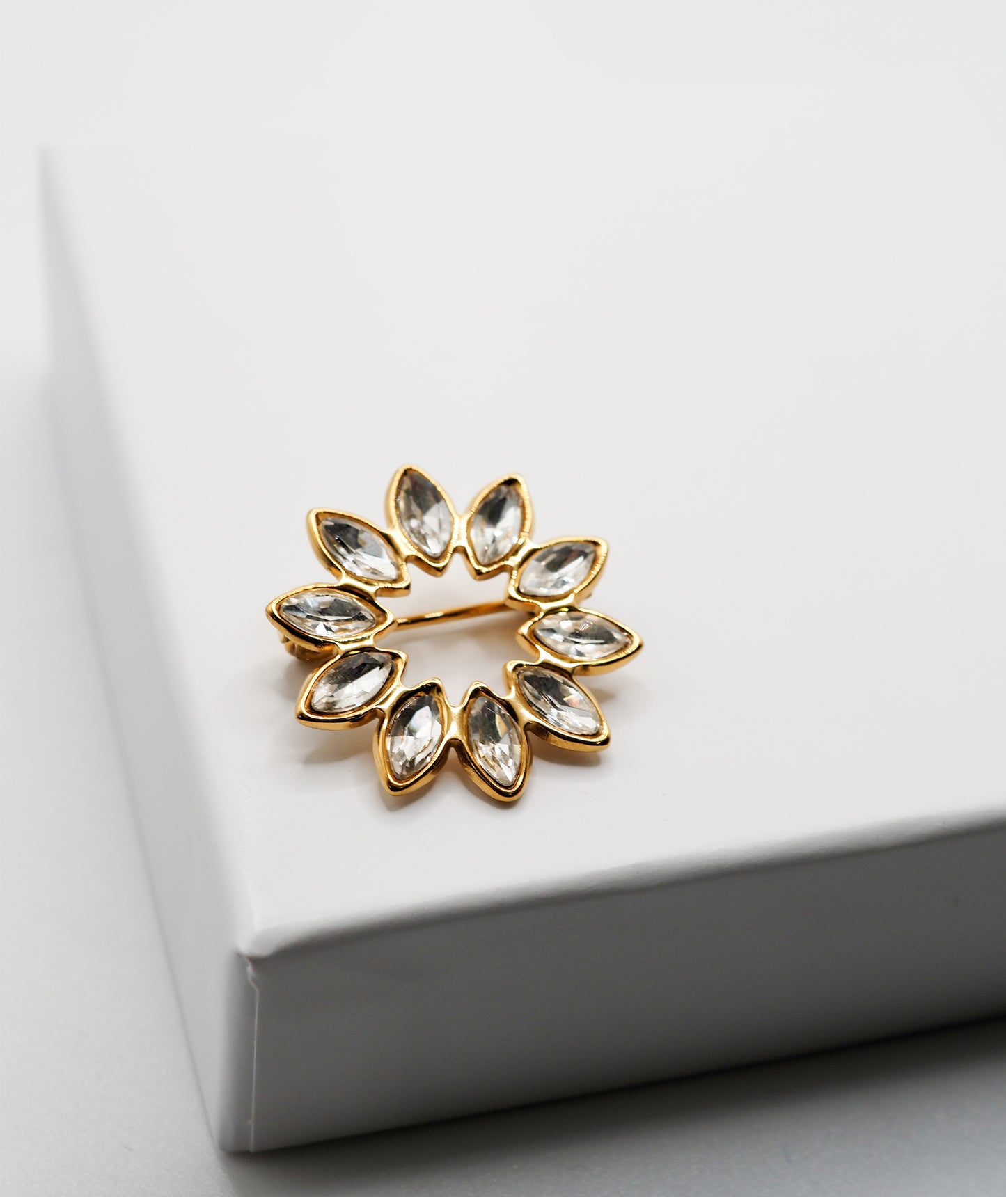 Broche à strass