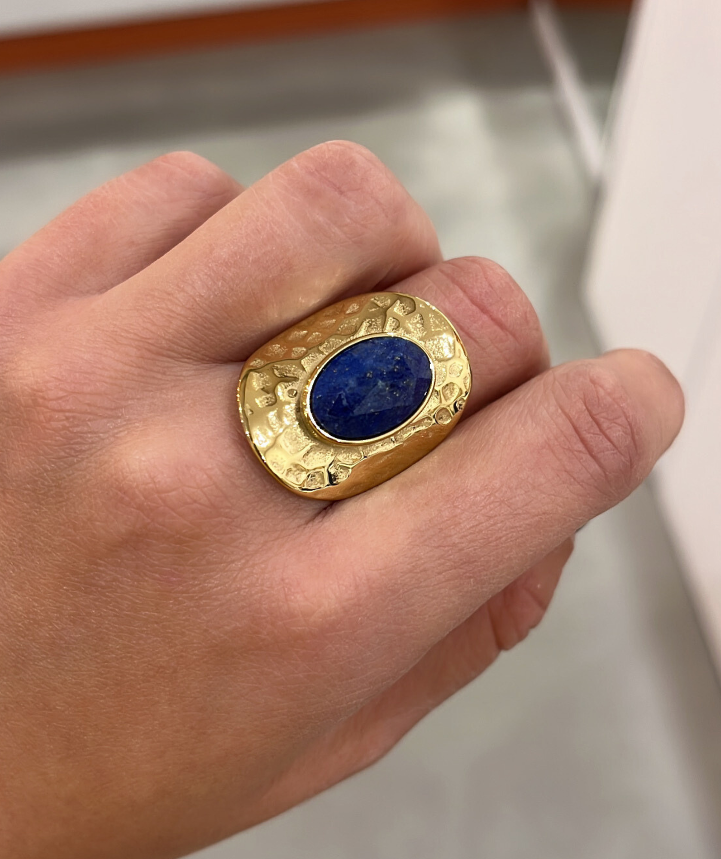 Emelina bleue- Bague large dorée