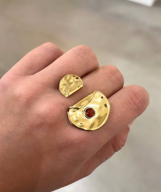 Alma rouge - Bague dorée ouverte
