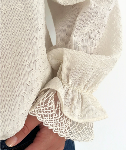 Cassia - Blouse délicate avec manches en dentelle