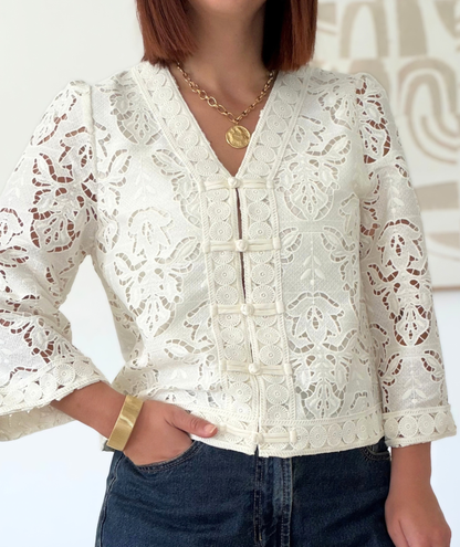 Isaline - Blouse ivoire aux motifs ajourés