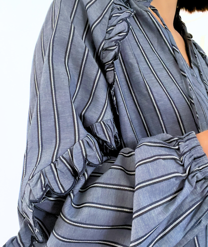 Marjorie - Blouse rayée bleue avec volants