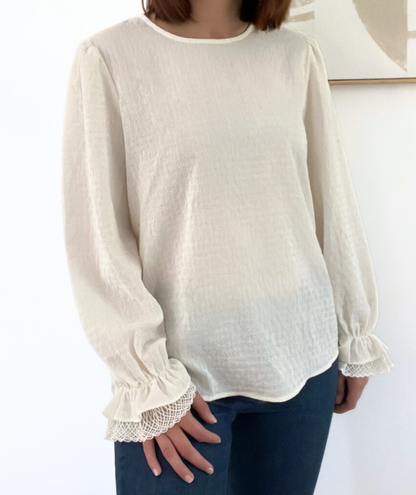 Cassia - Blouse délicate avec manches en dentelle