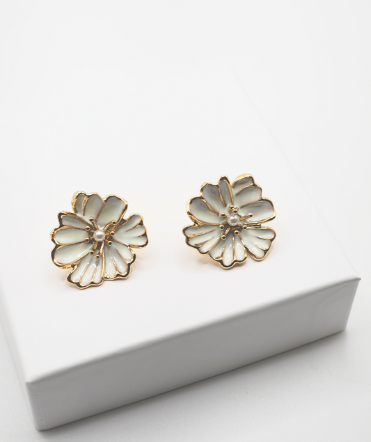 Boucles d'oreilles acier fleur blanches
