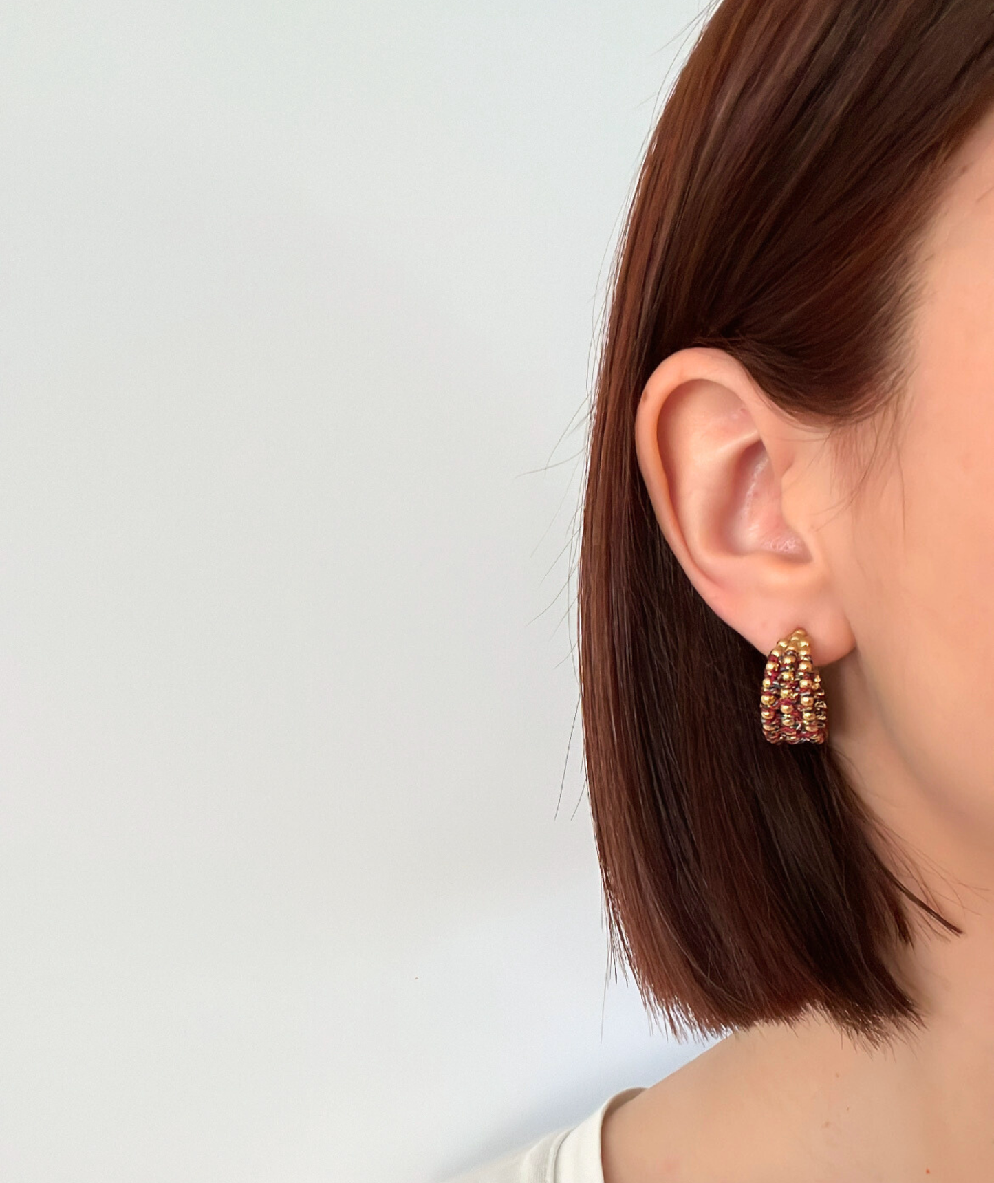 Snovia - Boucles d’oreilles créoles tissées rouges