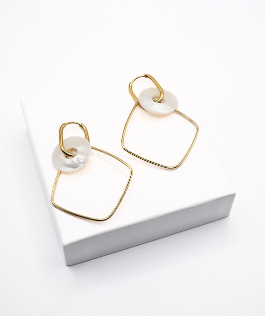 Favie - Boucles d'oreilles fines nacrées