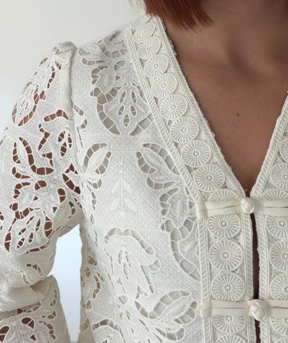 Isaline - Blouse ivoire aux motifs ajourés