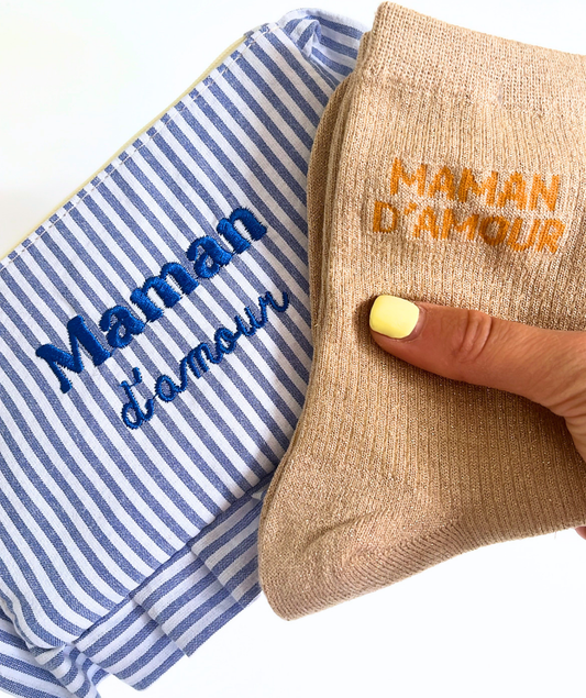 Duo Cadeau Fête des Mères – Maman d’Amour & Chaussettes Maman d’Amour Beige