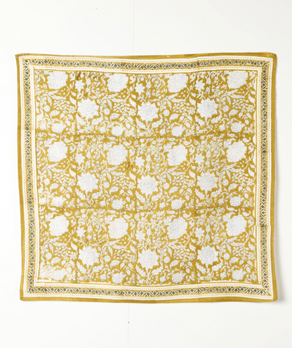 Foulard fleuri carré